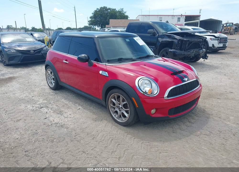 2010 MINI COOPER S VIN: WMWMF7C57ATX44661