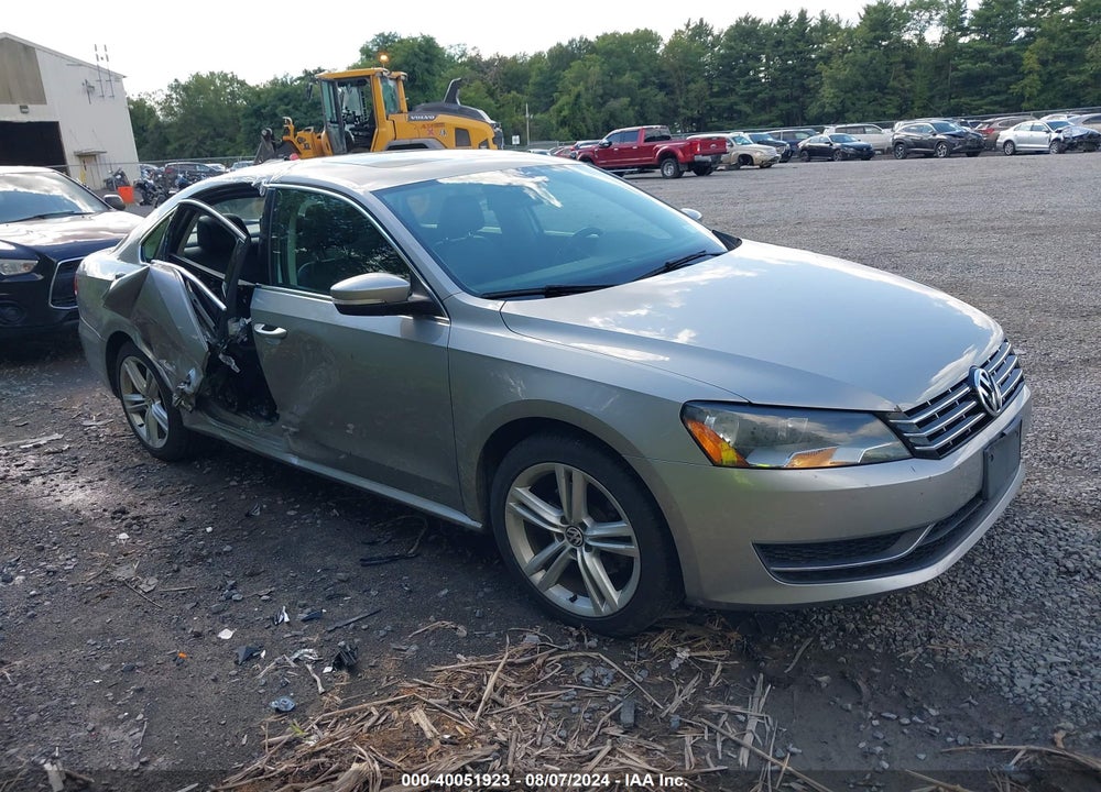 2014 VOLKSWAGEN PASSAT 2.0L TDI SE VIN: 1VWBN7A34EC006723