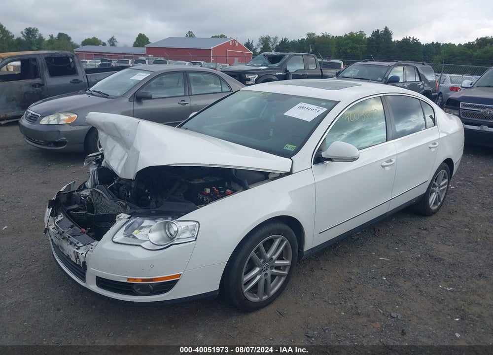 2008 VOLKSWAGEN PASSAT VIN: WVWEK73C88E175108