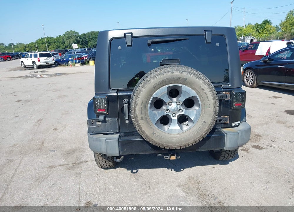 2016 JEEP WRANGLER UNLIMITED SAHARA VIN: 1C4BJWEG1GL226281