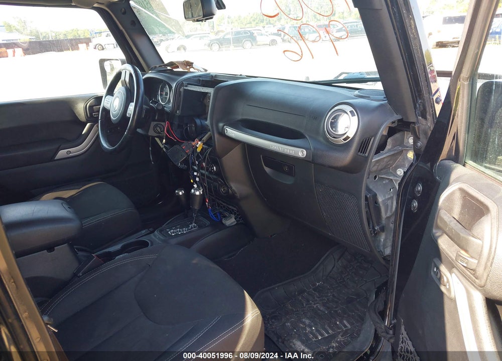 2016 JEEP WRANGLER UNLIMITED SAHARA VIN: 1C4BJWEG1GL226281