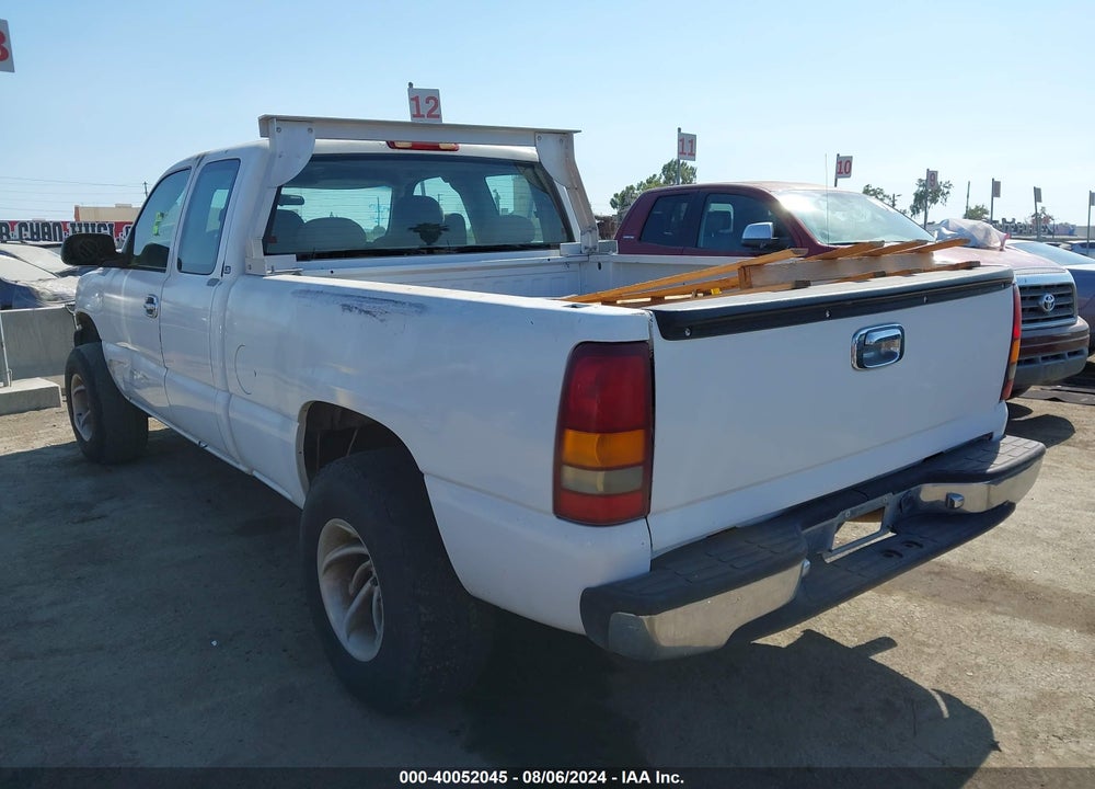 2000 CHEVROLET SILVERADO 1500 LS VIN: 2GCEC19V8Y1325464