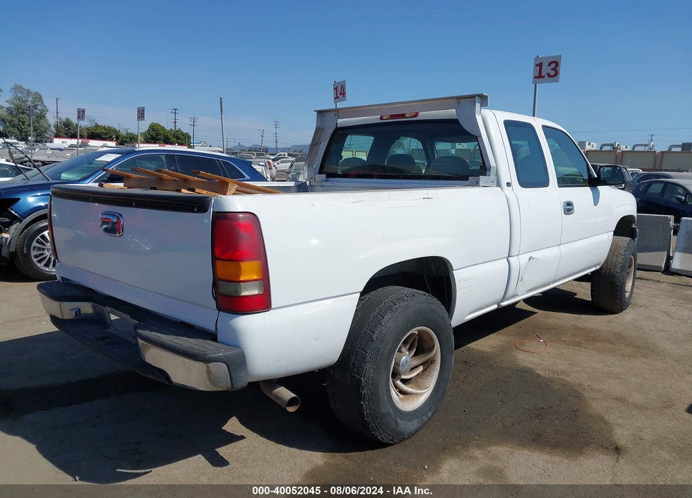 2000 CHEVROLET SILVERADO 1500 LS VIN: 2GCEC19V8Y1325464