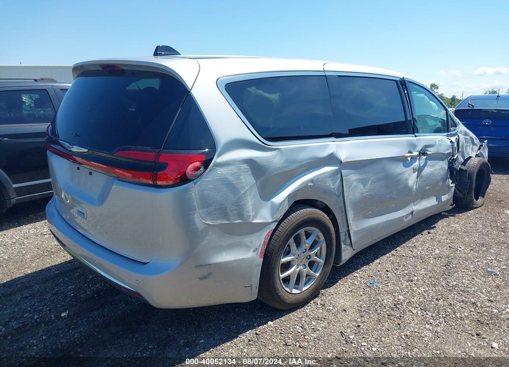2024 CHRYSLER PACIFICA TOURING L VIN: 2C4RC1BG2RR145302
