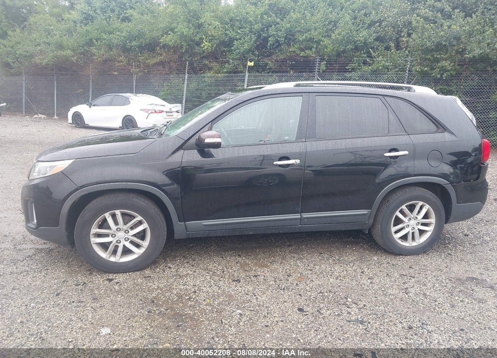 2014 KIA SORENTO LX VIN: 5XYKT4A63EG453556