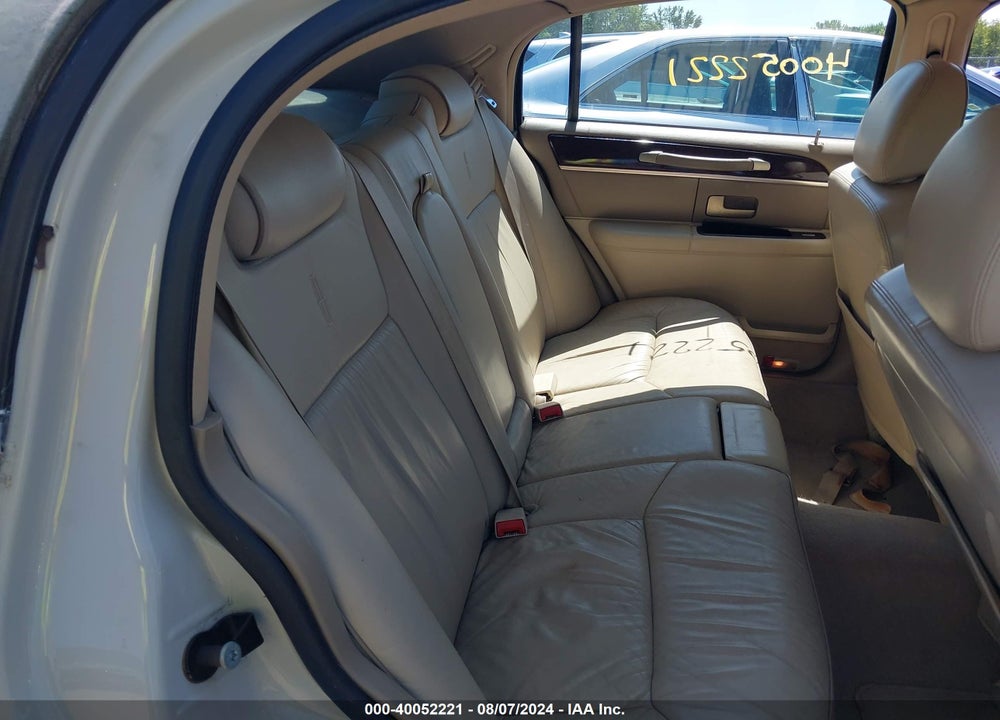 2006 LINCOLN TOWN CAR DESIGNER SERIES VIN: 1LNHM83V26Y619265