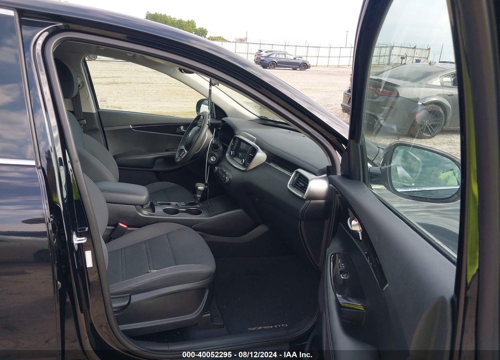 2019 KIA SORENTO 2.4L L VIN: 5XYPG4A30KG584830