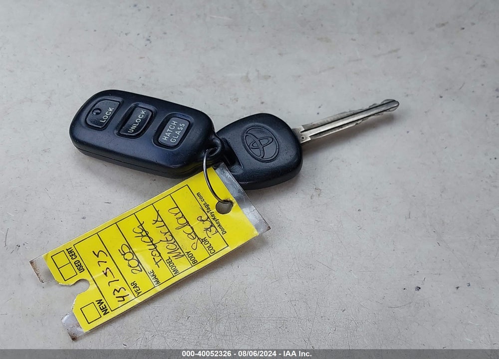 2005 TOYOTA MATRIX VIN: 2T1KR32E15C437575