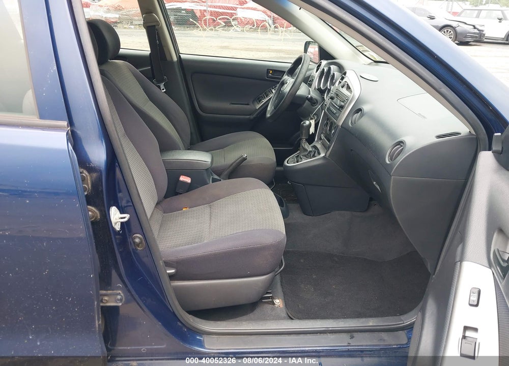 2005 TOYOTA MATRIX VIN: 2T1KR32E15C437575