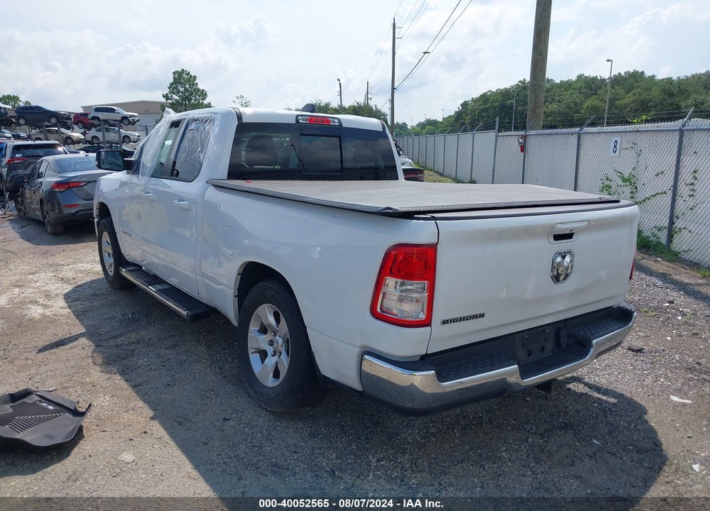 2022 RAM 1500 BIG HORN QUAD CAB 4X2 6'4 BOX VIN: 1C6RREBG5NN276566