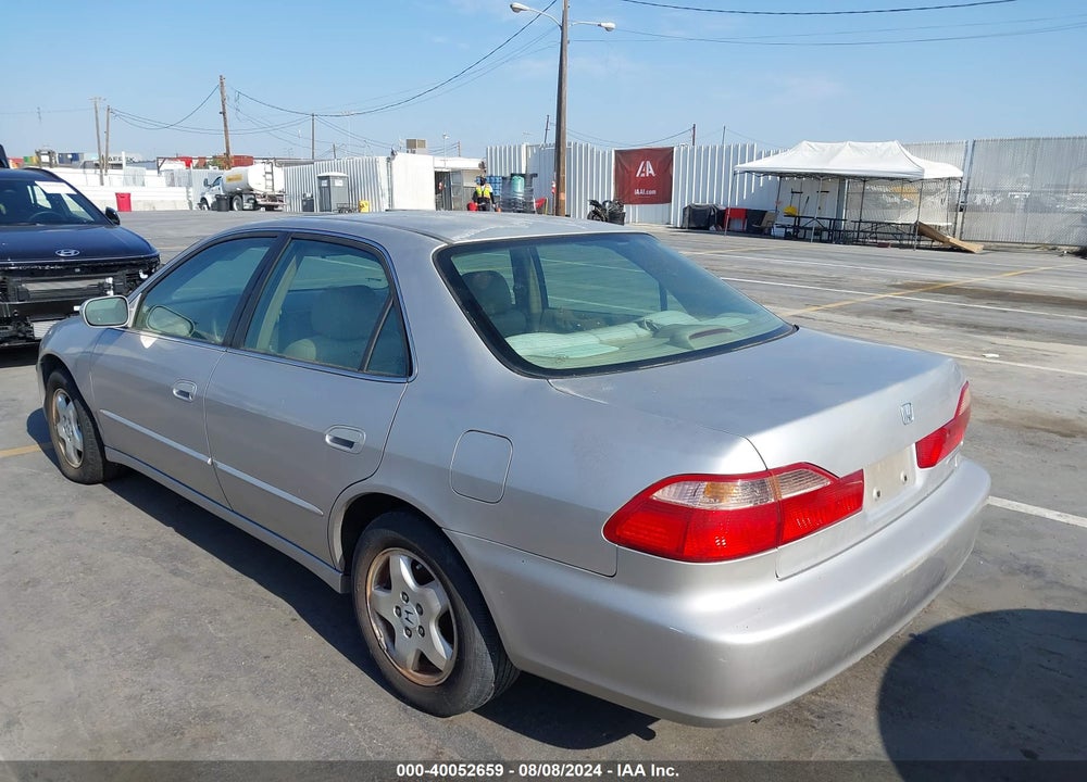 1998 HONDA ACCORD EX V6 VIN: 1HGCG1654WA040670