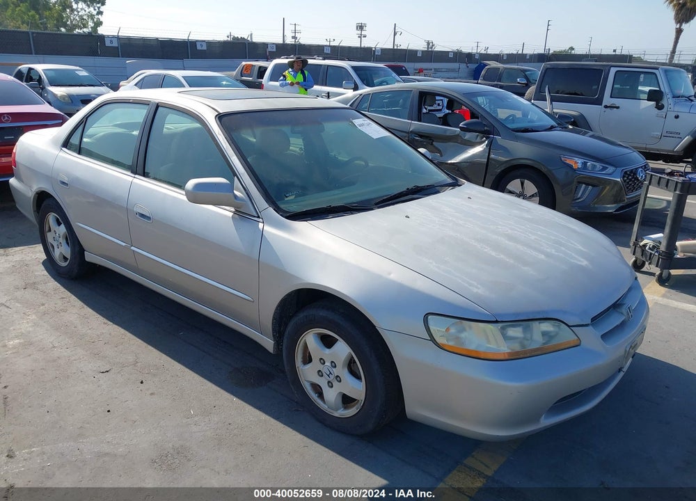 1998 HONDA ACCORD EX V6 VIN: 1HGCG1654WA040670