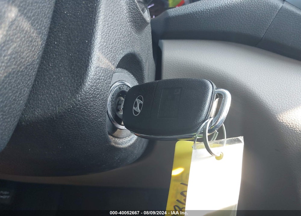 2017 HYUNDAI TUCSON SE VIN: KM8J33A48HU339023