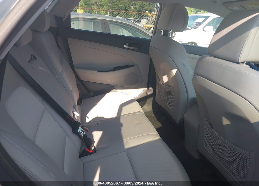 2017 HYUNDAI TUCSON SE VIN: KM8J33A48HU339023