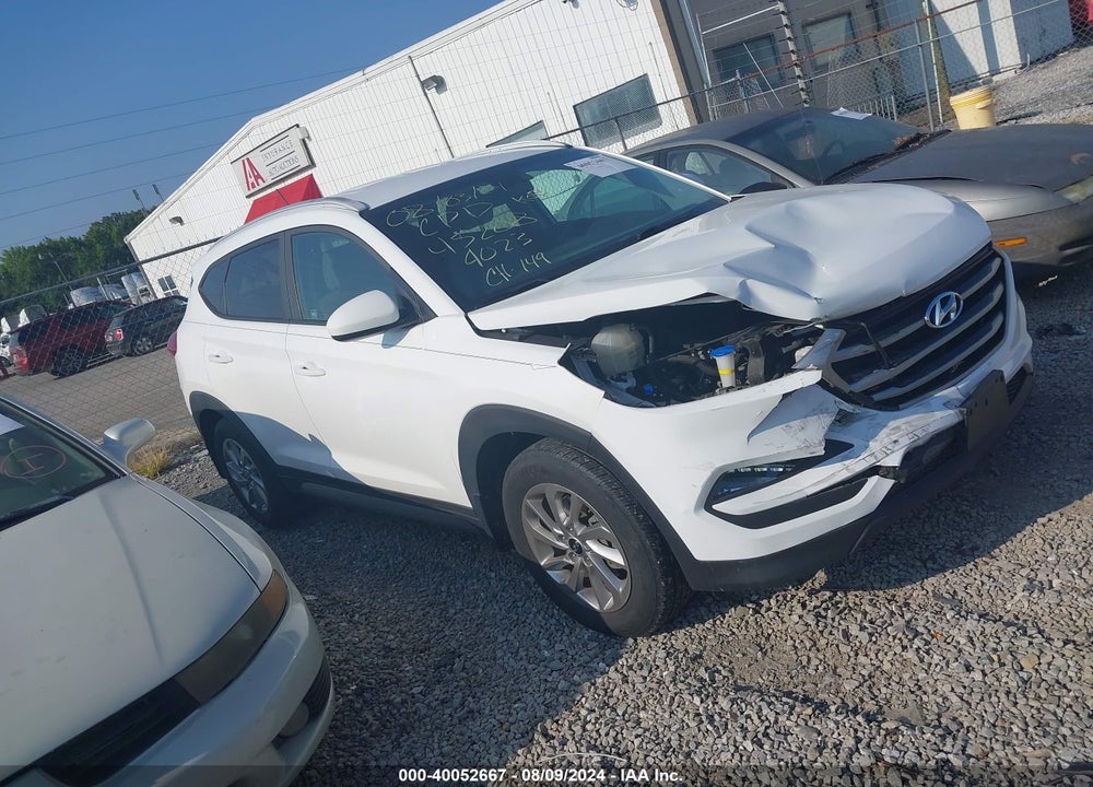 2017 HYUNDAI TUCSON SE VIN: KM8J33A48HU339023