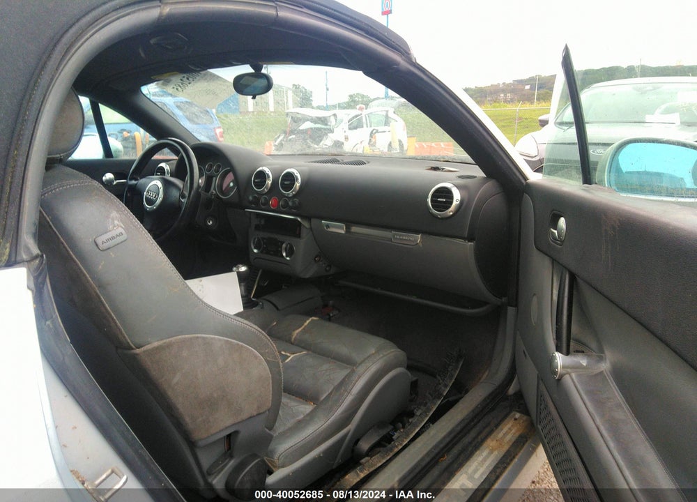 2001 AUDI TT VIN: TRUUT28N411005837