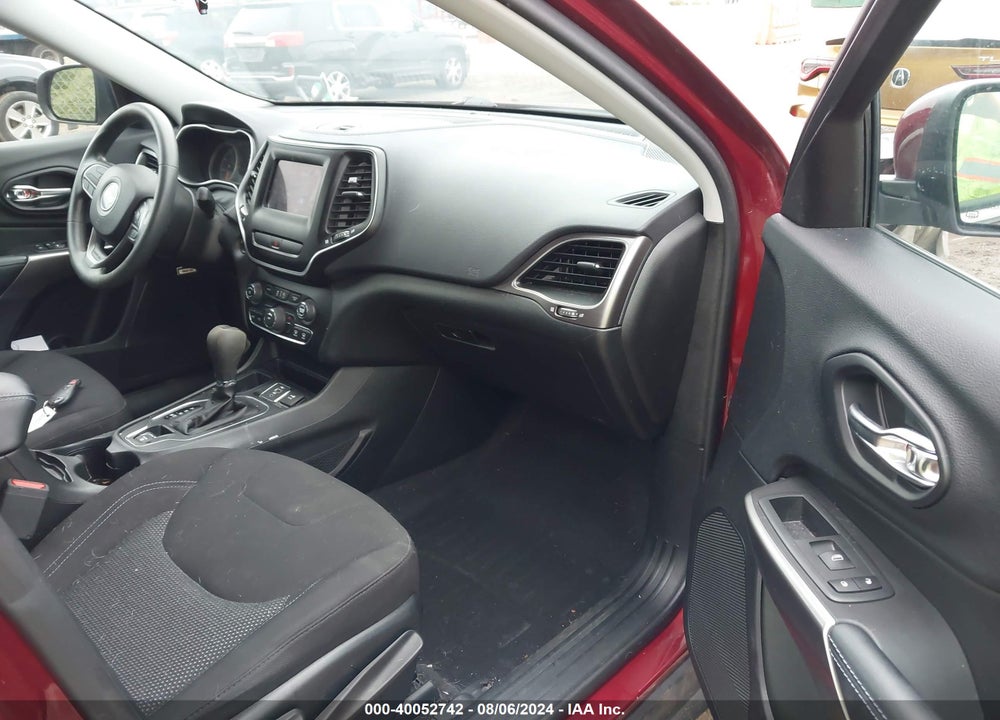 2019 JEEP CHEROKEE LATITUDE FWD VIN: 1C4PJLCB3KD297352