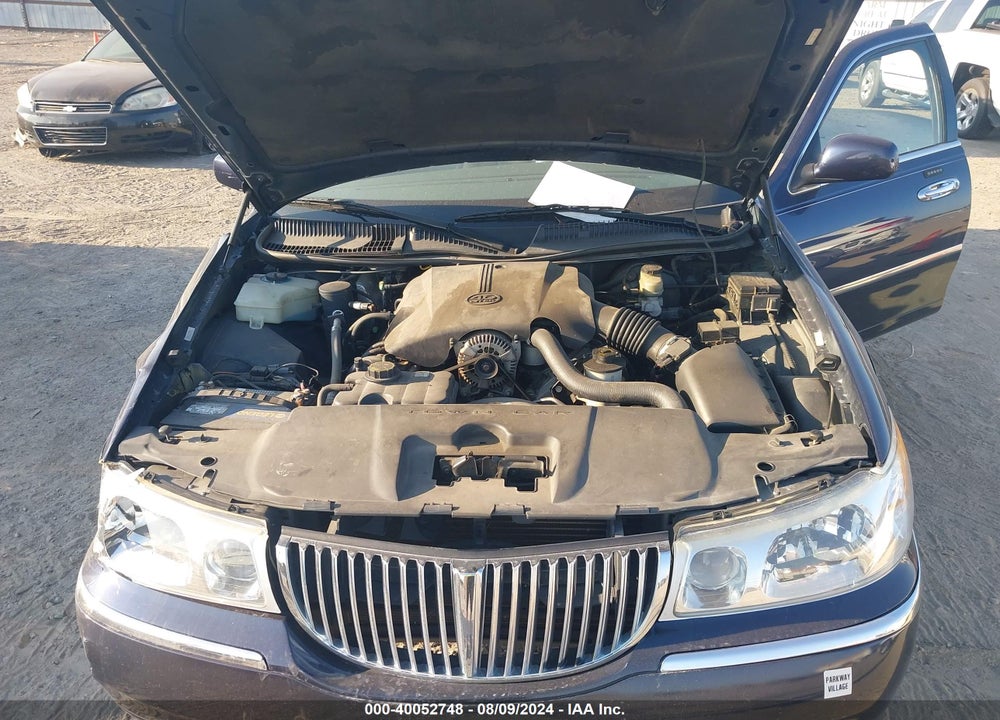 2002 LINCOLN TOWN CAR EXECUTIVE VIN: 1LNHM81W42Y671471