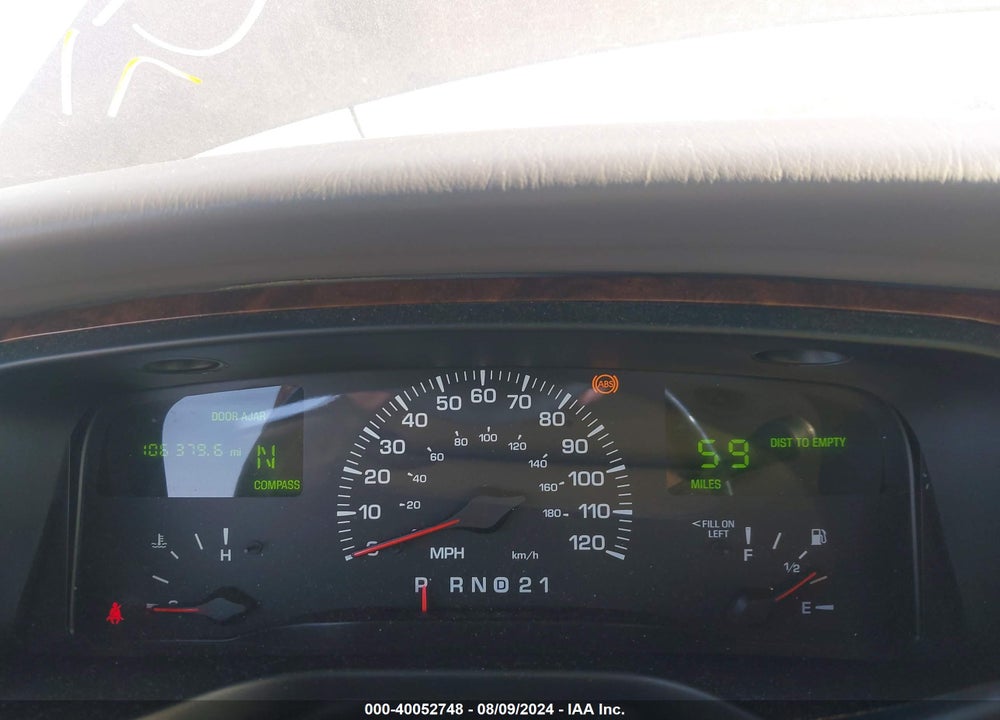 2002 LINCOLN TOWN CAR EXECUTIVE VIN: 1LNHM81W42Y671471
