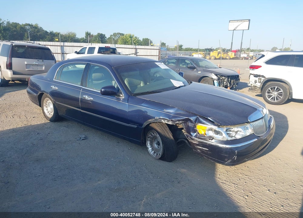2002 LINCOLN TOWN CAR EXECUTIVE VIN: 1LNHM81W42Y671471