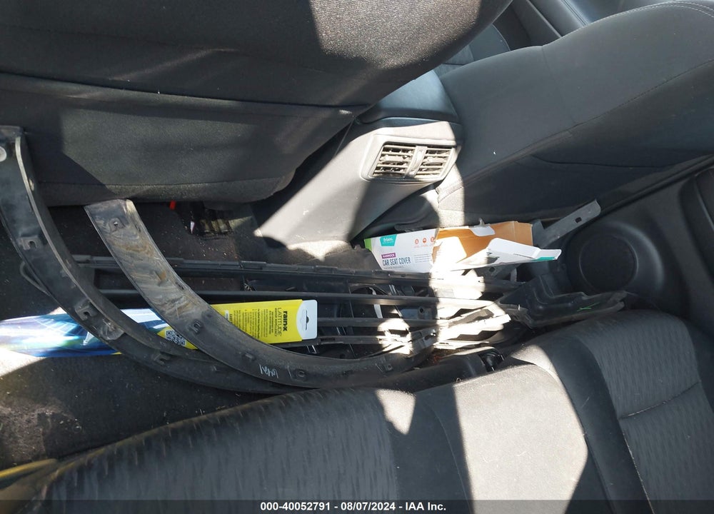 2017 NISSAN ROGUE SV VIN: KNMAT2MVXHP536180