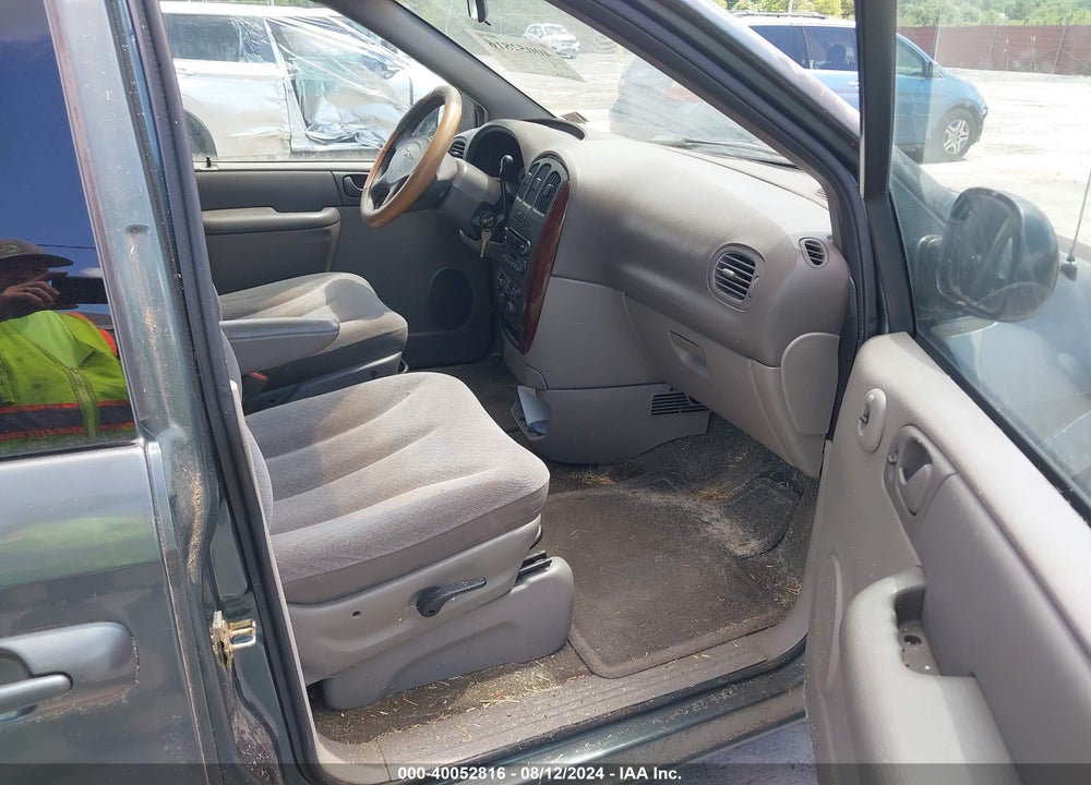 2003 CHRYSLER TOWN & COUNTRY VIN: 2C4GP24R63R250626