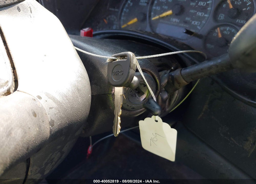 2000 CHEVROLET SILVERADO 2500 VIN: 1GCGC24U3YZ263833