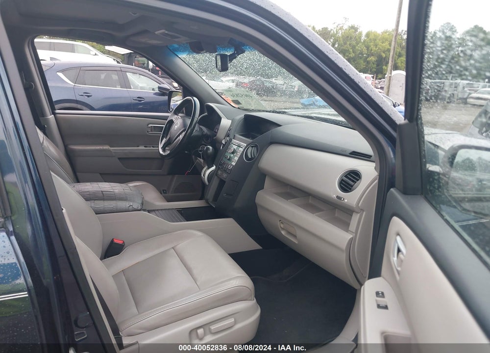 2011 HONDA PILOT EX-L VIN: 5FNYF3H52BB026915