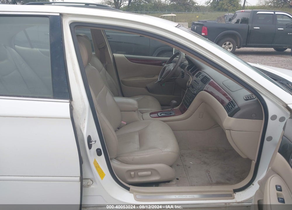 2002 LEXUS ES 300 VIN: JTHBF30G120017977