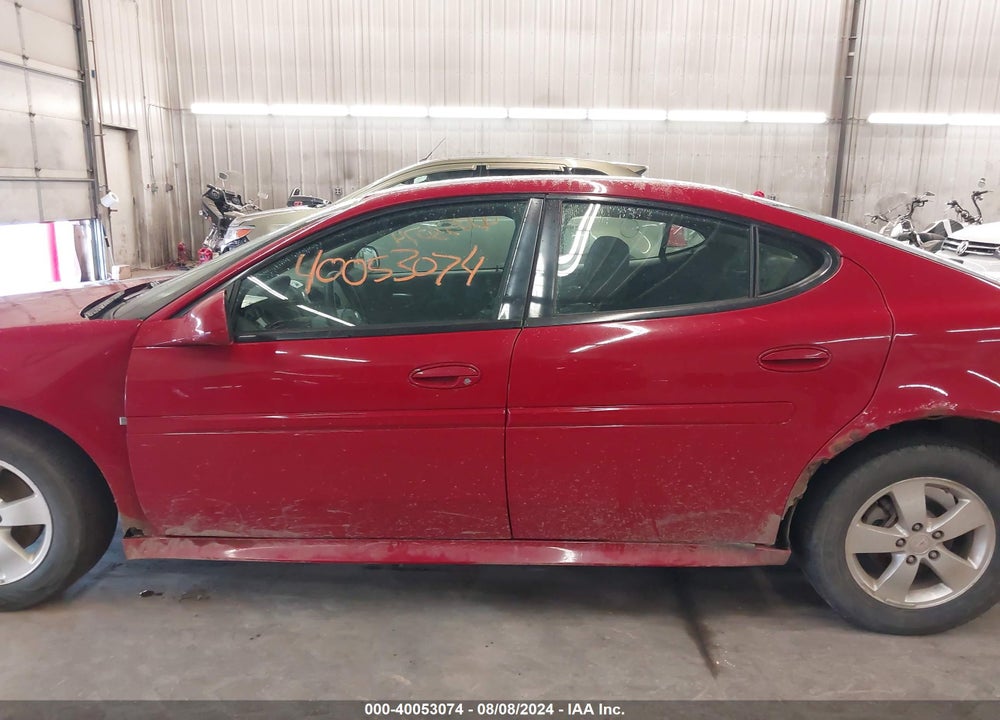 2008 PONTIAC GRAND PRIX VIN: 2G2WP552581106011