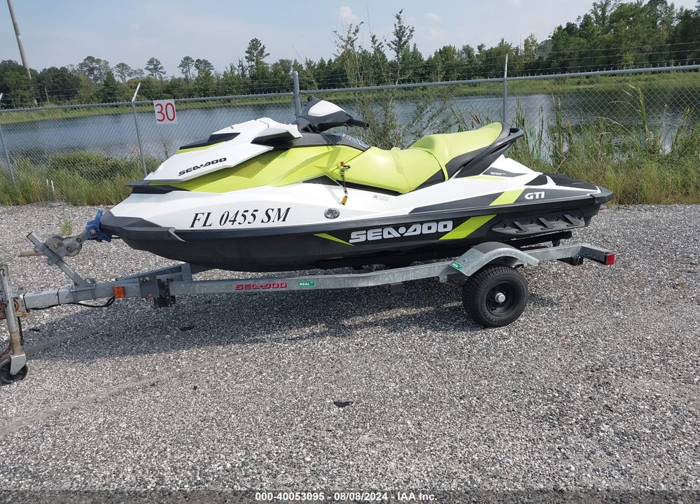 2017 SEADOO --- VIN: YDV40413A717