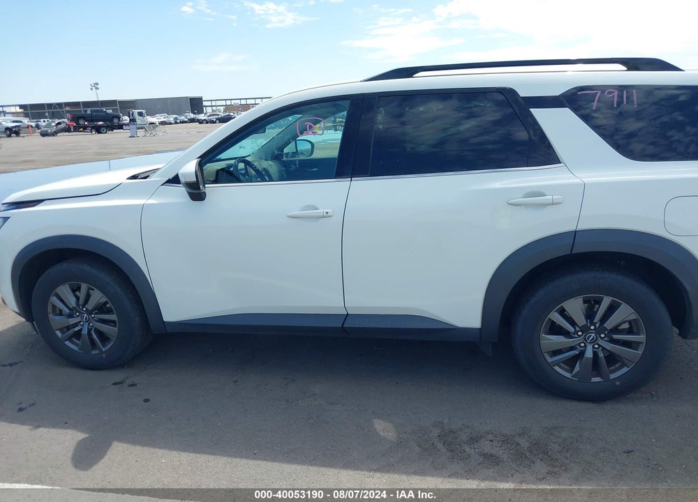 2022 NISSAN PATHFINDER SV 2WD VIN: 5N1DR3BA2NC213497