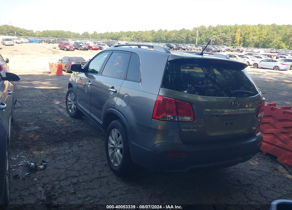 2011 KIA SORENTO EX VIN: 5XYKUDA17BG150583
