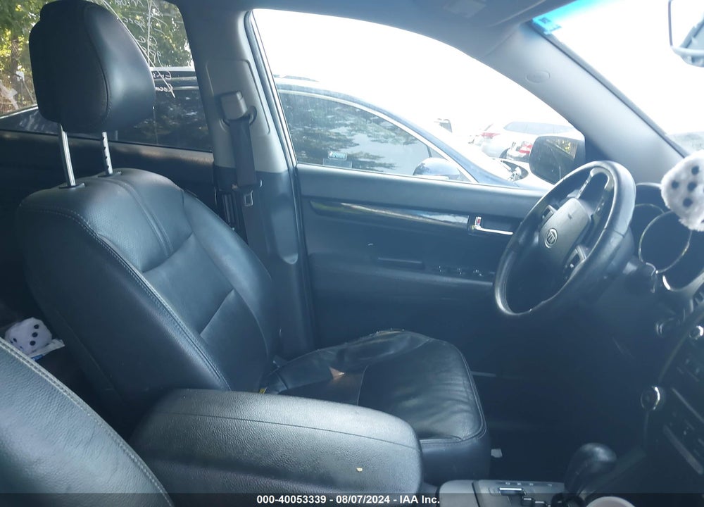 2011 KIA SORENTO EX VIN: 5XYKUDA17BG150583