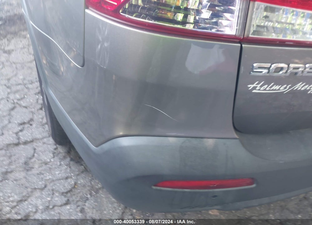2011 KIA SORENTO EX VIN: 5XYKUDA17BG150583