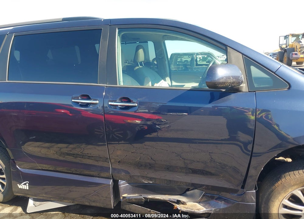2019 TOYOTA SIENNA XLE 8 PASSENGER VIN: 5TDYZ3DC8KS001508
