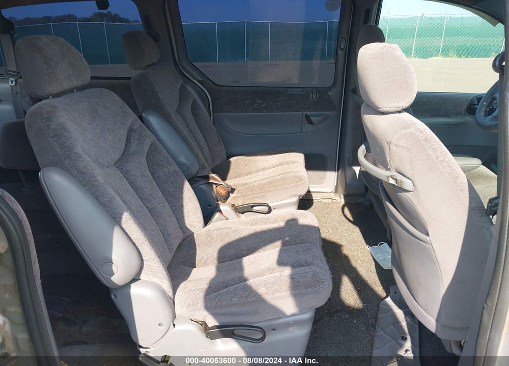 2000 DODGE GRAND CARAVAN SE/SPORT VIN: 2B4GP44G9YR538770