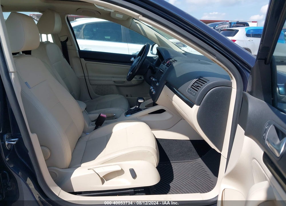 2010 VOLKSWAGEN JETTA TDI VIN: 3VWRL7AJ0AM078854