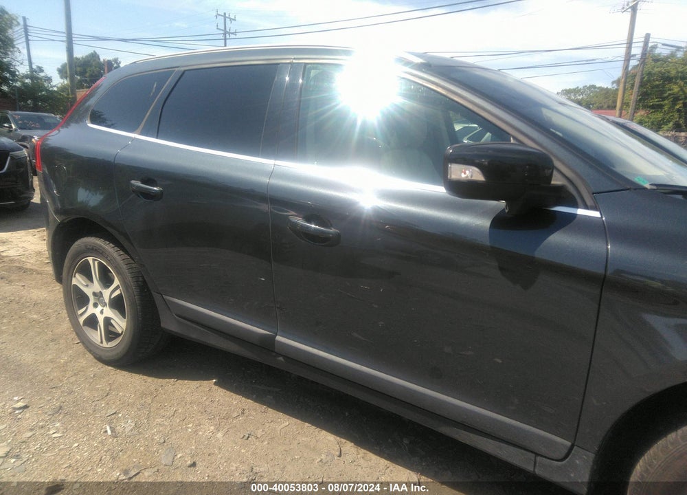 2013 VOLVO XC60 T6 VIN: YV4902DZ2D2368876