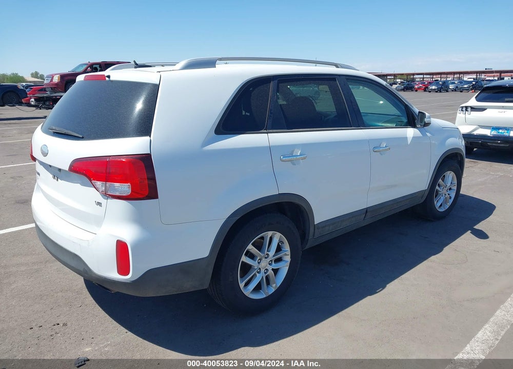 2015 KIA SORENTO LX V6 VIN: 5XYKT4A77FG620575