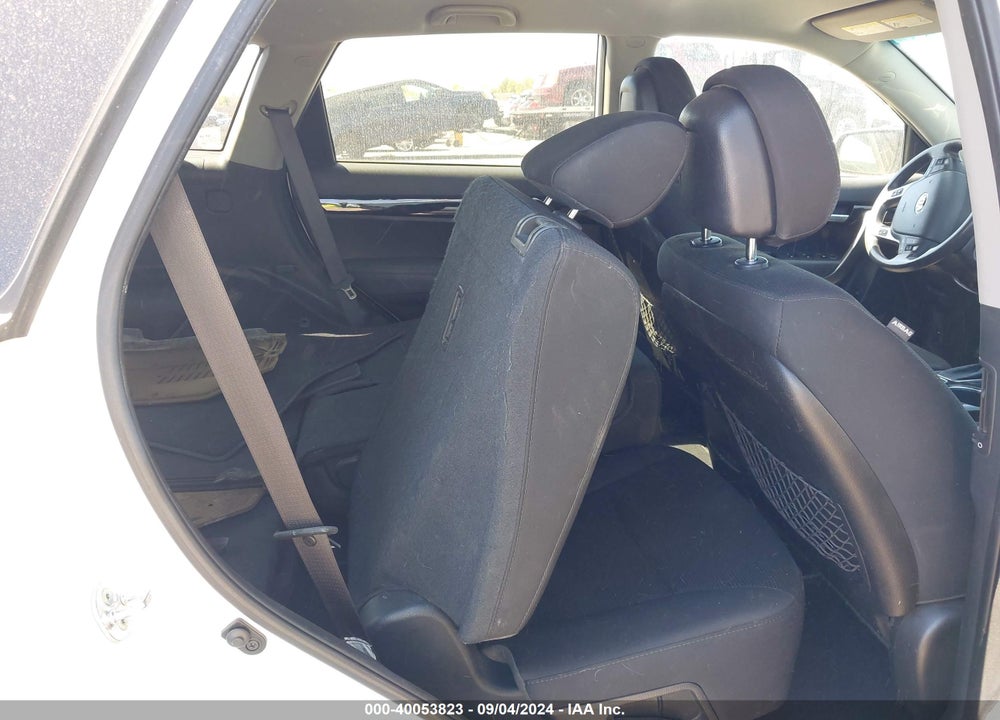 2015 KIA SORENTO LX V6 VIN: 5XYKT4A77FG620575