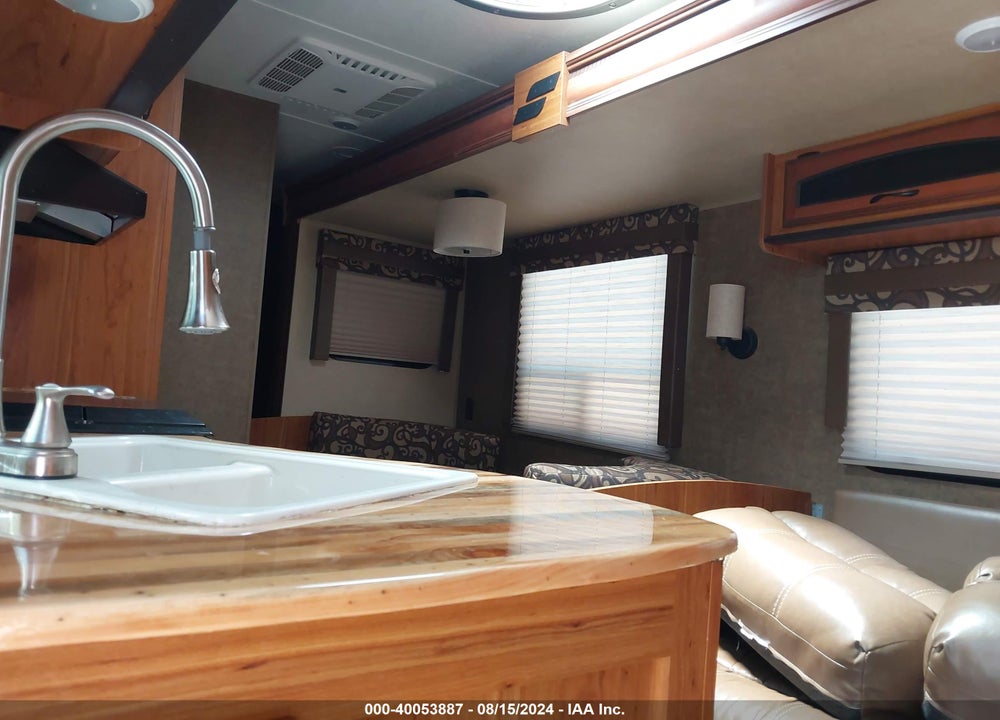 2016 STARCRAFT TRAVEL TRAILER VIN: 1SABS0BRXG28M5090