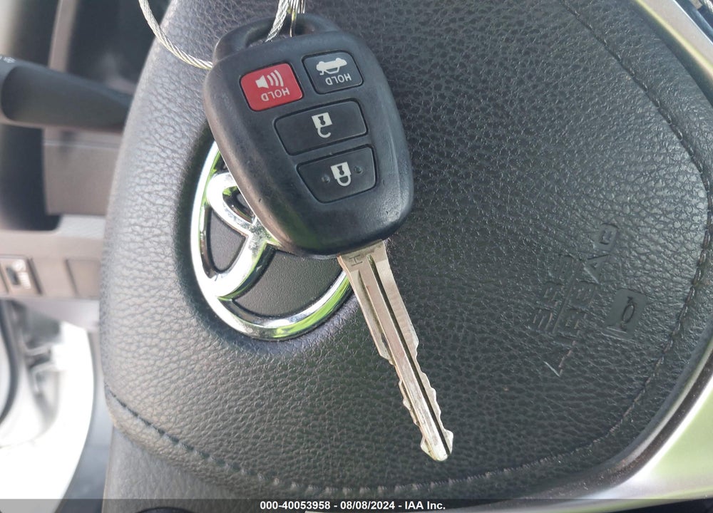 2017 TOYOTA COROLLA LE VIN: 5YFBURHE8HP582500