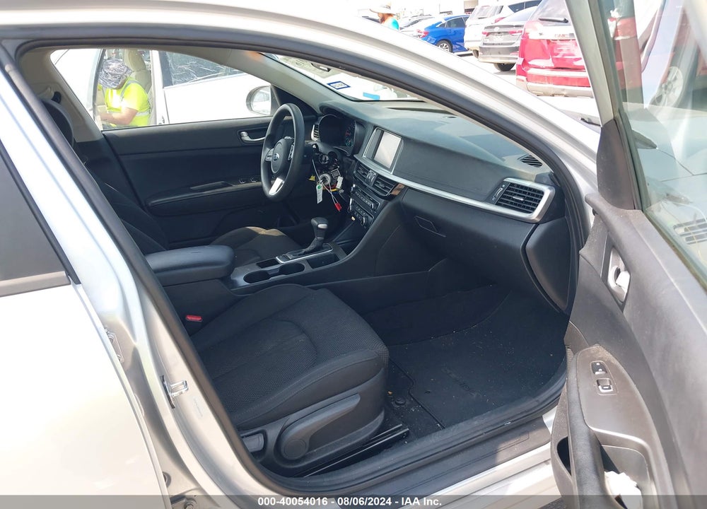 2019 KIA OPTIMA LX VIN: 5XXGT4L32KG324538