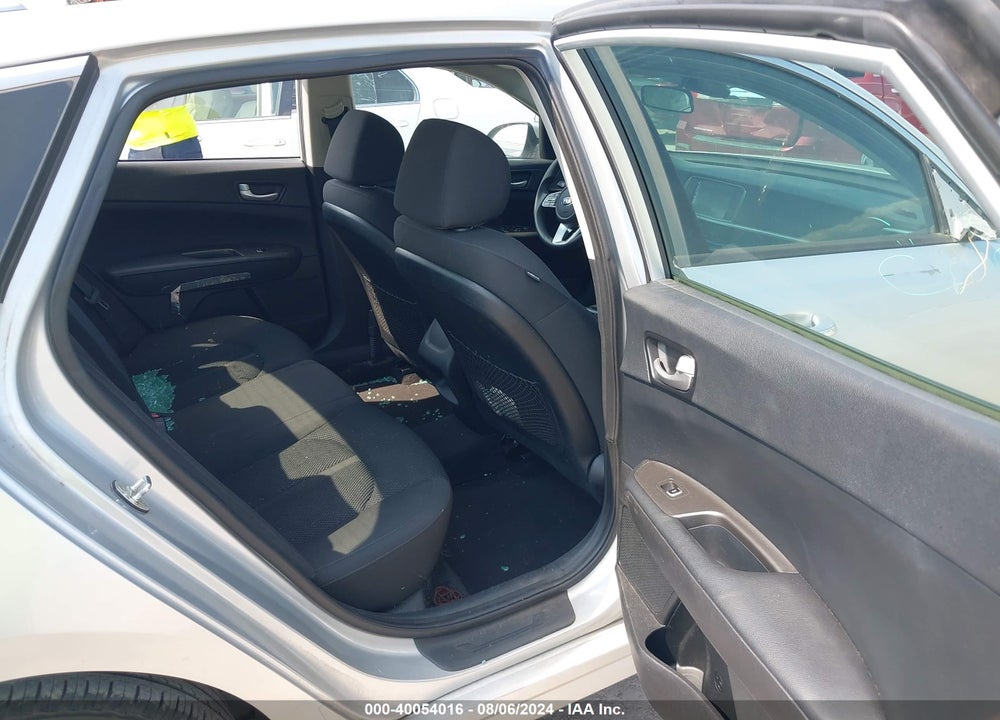 2019 KIA OPTIMA LX VIN: 5XXGT4L32KG324538
