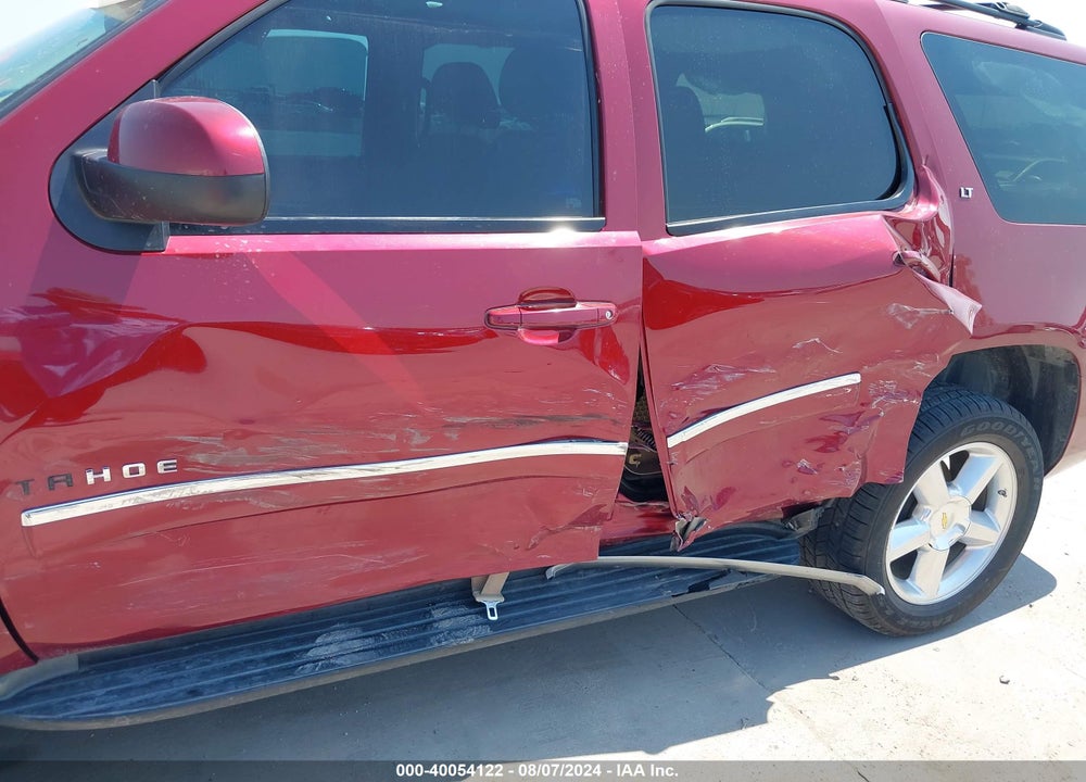 2011 CHEVROLET TAHOE VIN: 1GNSCBE0XBR122102