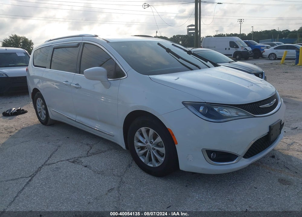 2019 CHRYSLER PACIFICA TOURING L VIN: 2C4RC1BG6KR680560