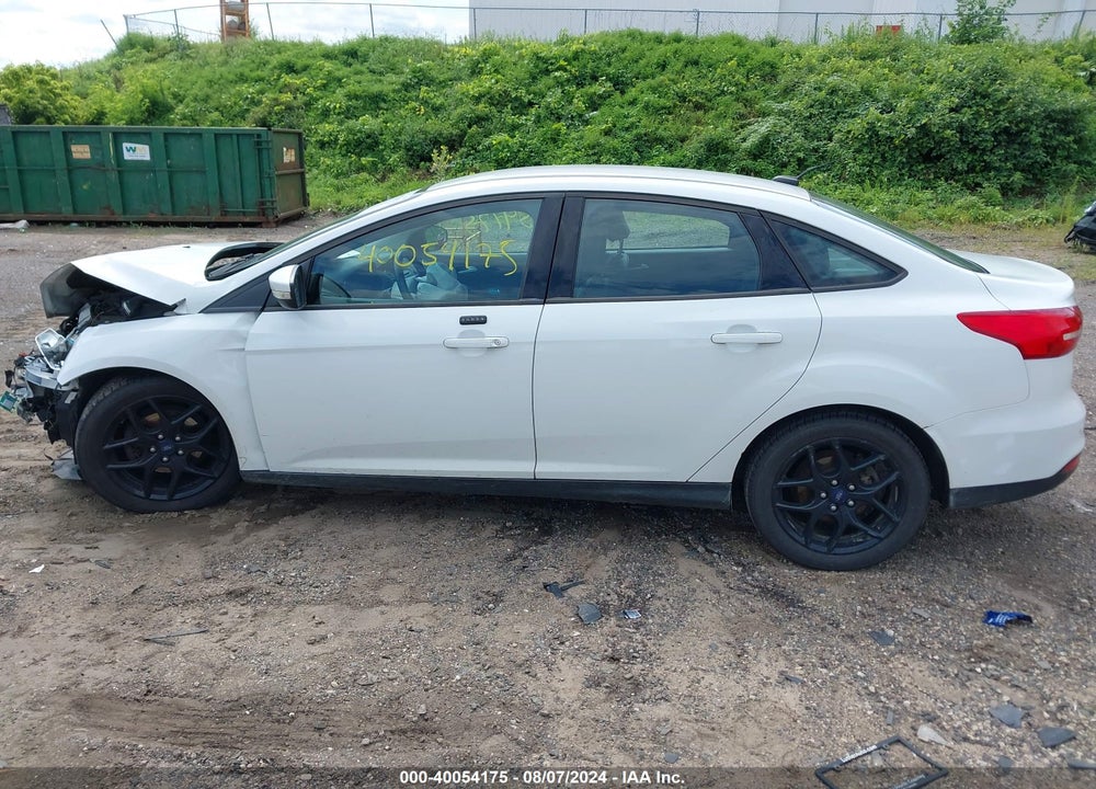 2016 FORD FOCUS SE VIN: 1FADP3F26GL315309