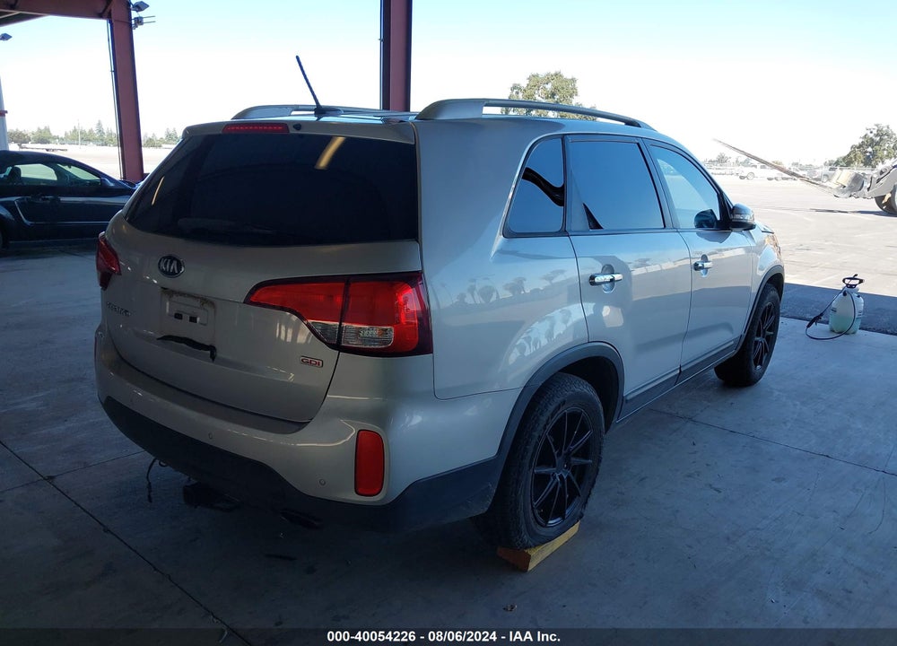 2014 KIA SORENTO LX VIN: 5XYKT4A74EG492424