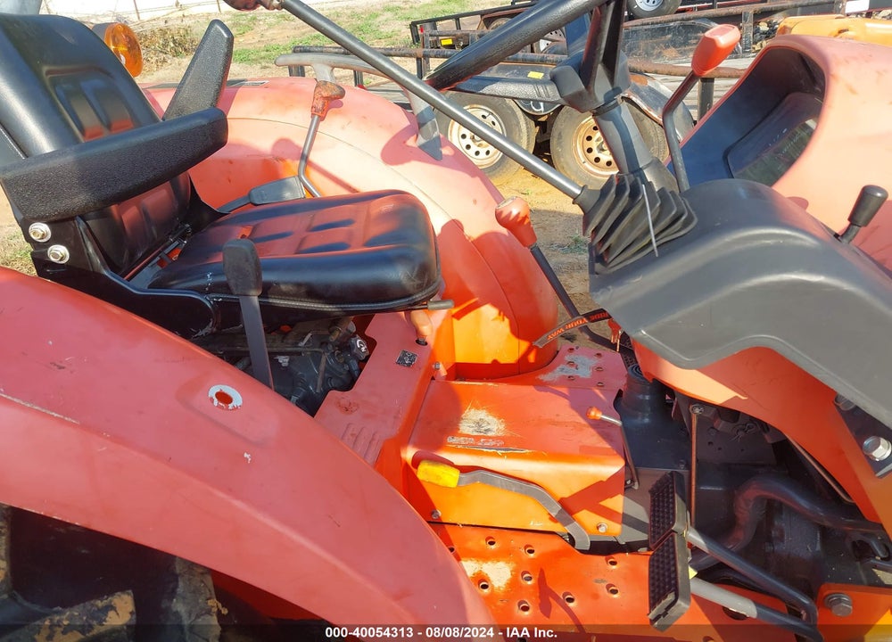2017 KUBOTA L3200 VIN: 68588